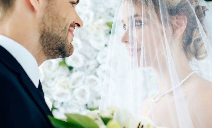 Некада није био ни бео, ни провидан: Разлог због ког млада носи ВЕО на венчању је ЈЕЗИВ